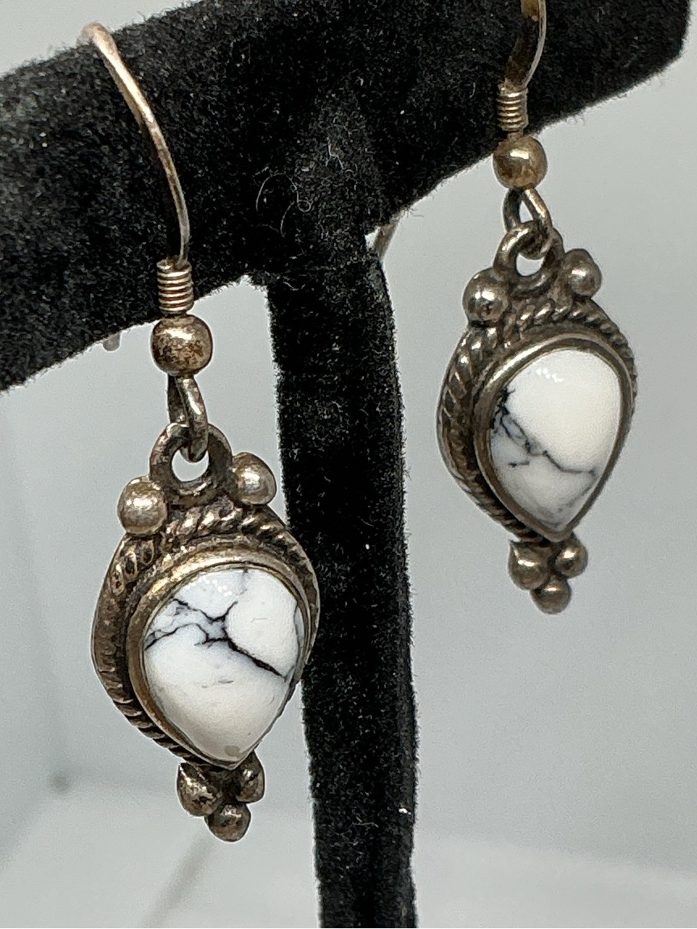 Vintage Sterling White Buffalo Turquoise Teardrop Dangle Earrings Southwestern - Picture 2 of 6